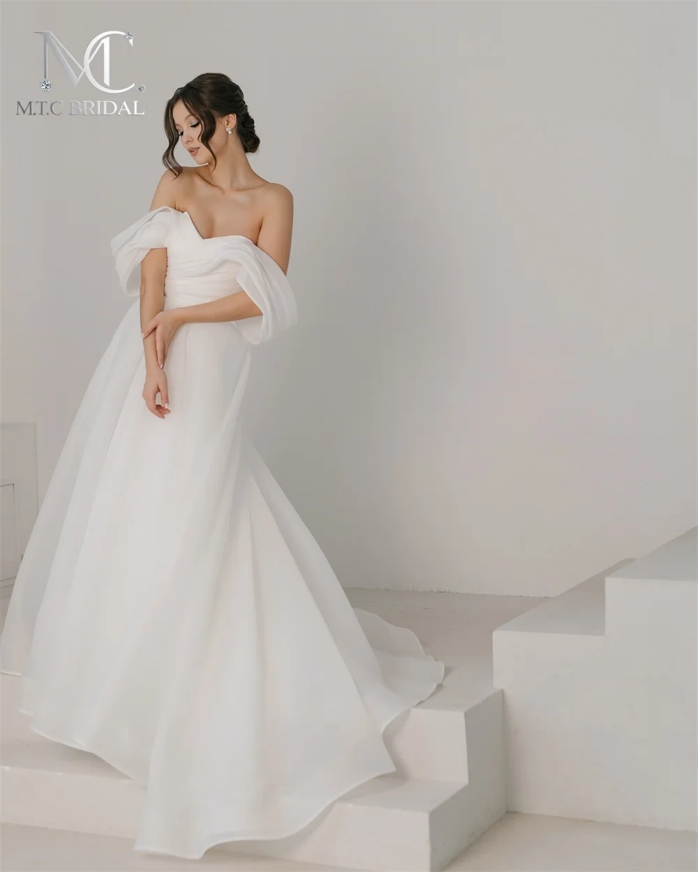 2026 Gorgeous Long Wedding Dress Off The Shoulder A Line Corset Pleated Organza High Quality Wedding Gowns For Bride Plus Size
