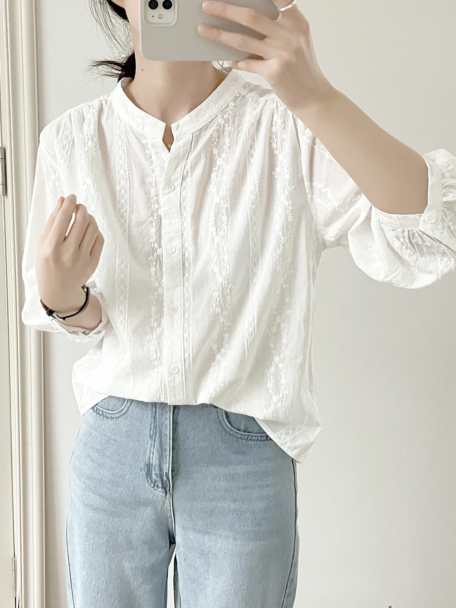 

Lightweight Cotton V-ne Embroidered irt Women's Summer Faion Svel Button-up Loose Fit French Sle Lorna