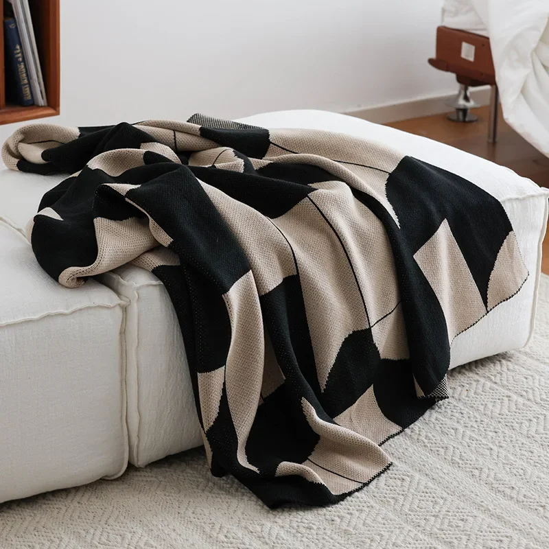 

Nordic Style Knitted Sofa Bed Blanket Home Decor Comfortable Elegant Checkered Throw Blanket for Couch Office Nap All Seasons
