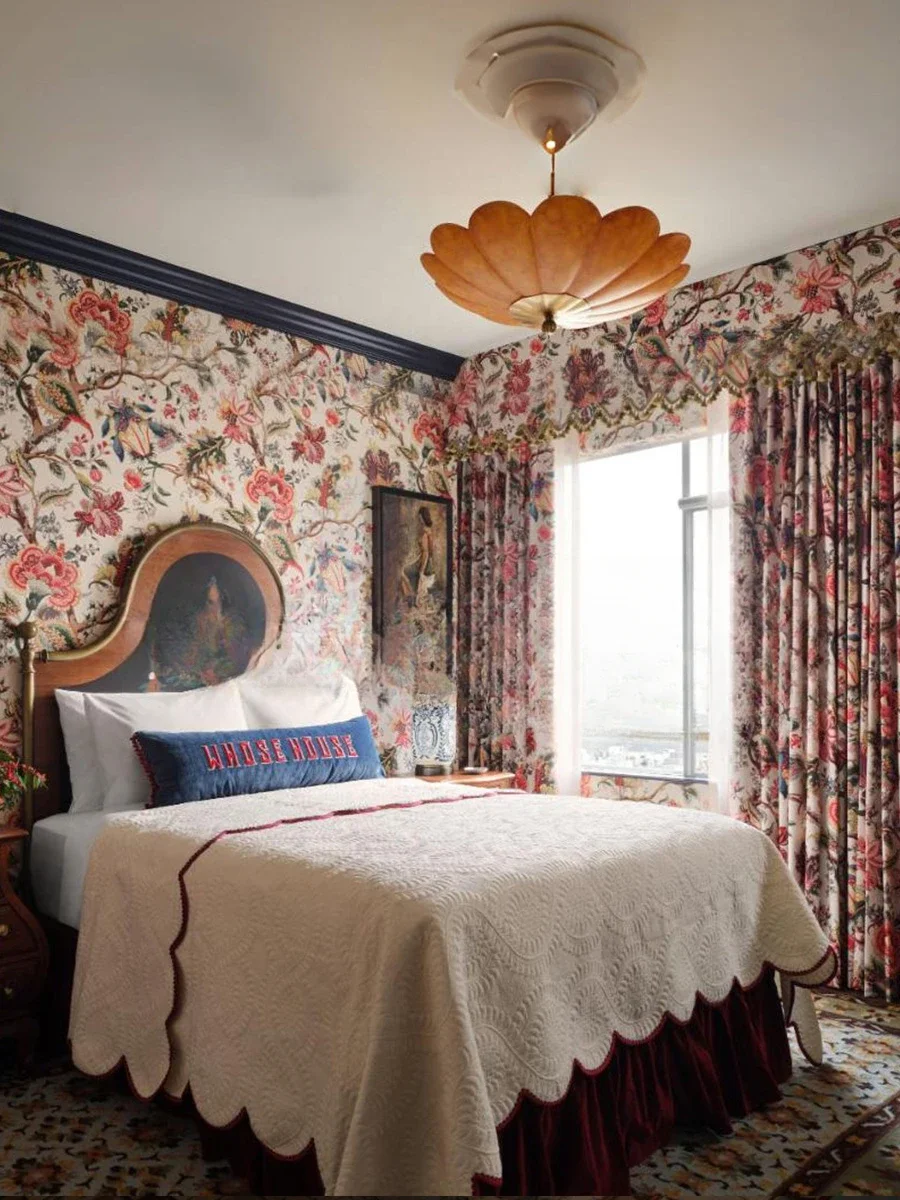 French retro solid wood bed bedroom 1.8 meters painted double bed