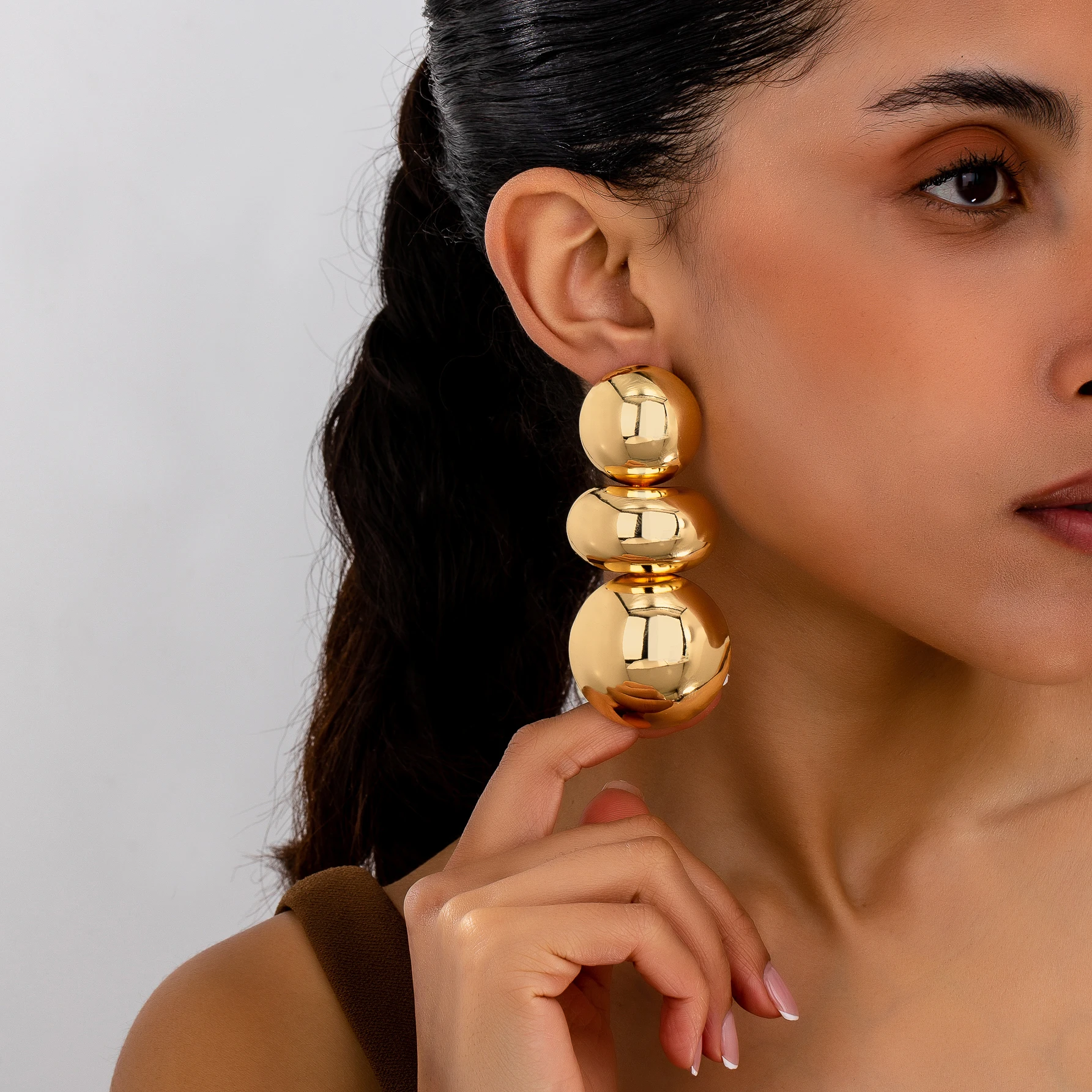 

European and American style geometric circular oval splicing thick earrings, street photography travel and vacation jewelry