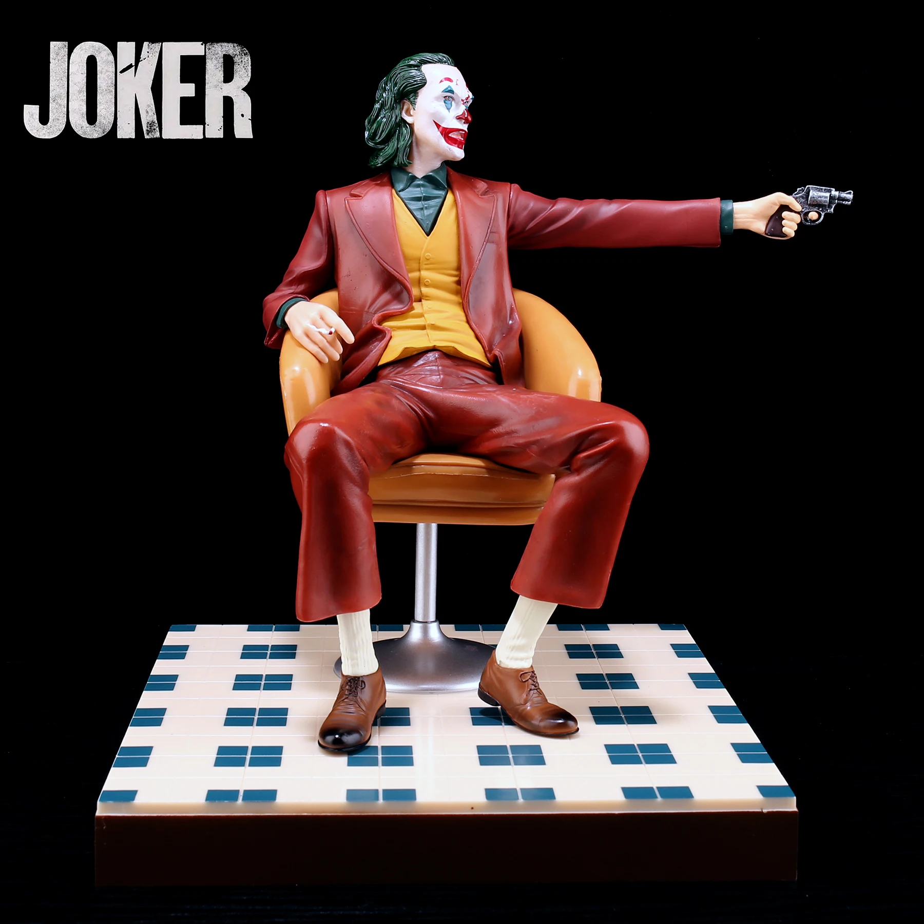 Figura de Joker Heath Ledger para niños, muñeco de payaso sentado, colgante de techo trasero, adornos exteriores para coche, juguetes para niños