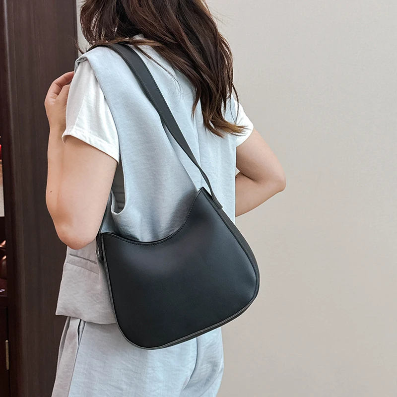 

Luxury PU leather portable handbag, classic fashion party women's bag, elegant and trendy zipper shoulder bag