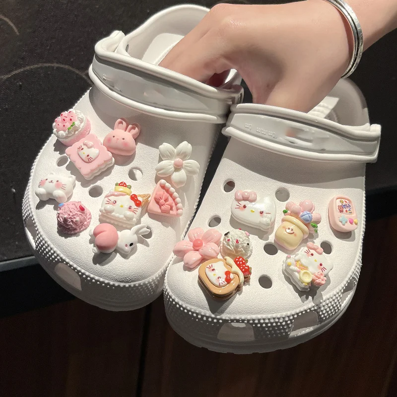 

16pcs/set sanrio hellokitty Shoesflower Kawaii Hole Shoes Accessories Buckle Set Diy Decoration Removable Girl for Gift