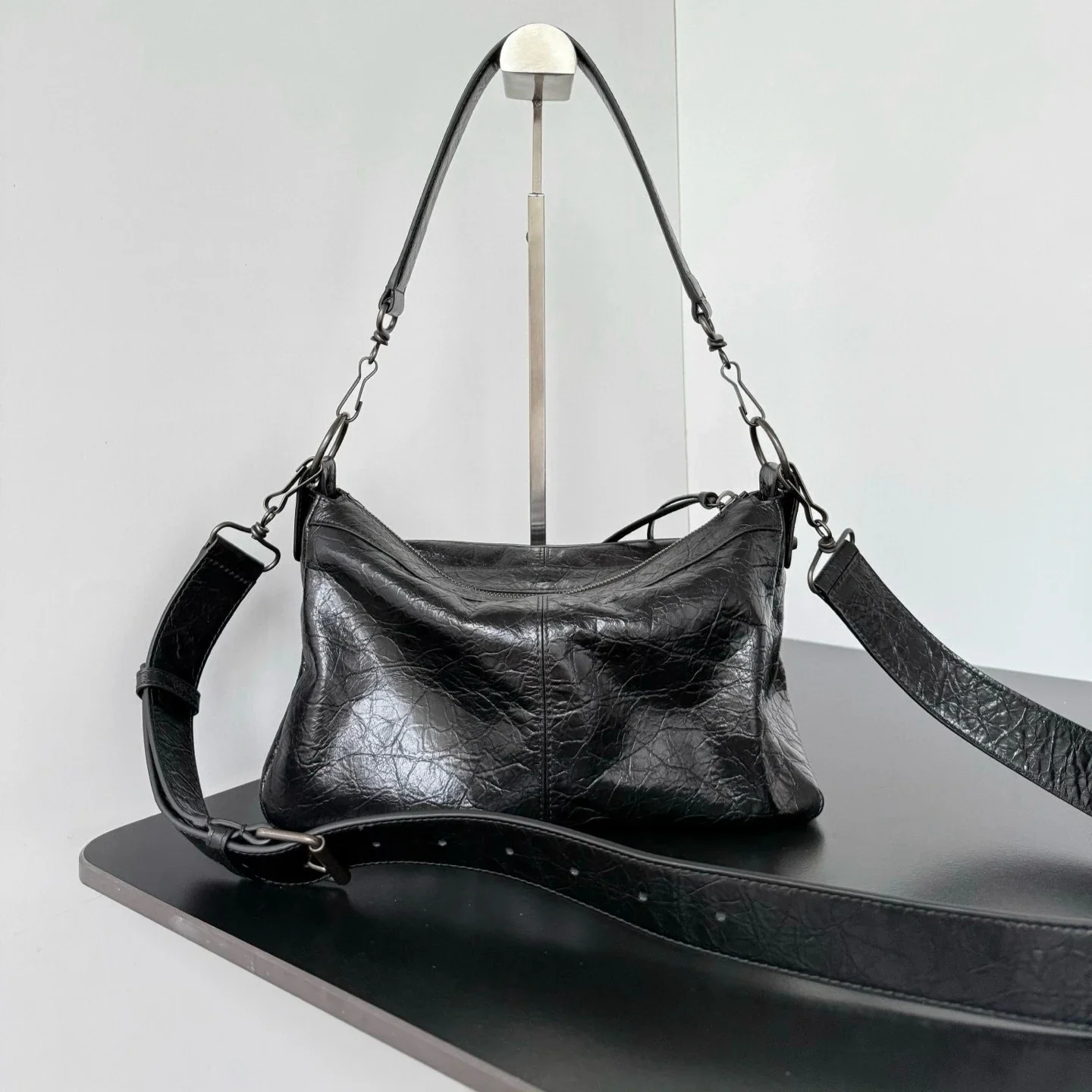 Luxury Designer Retro Crossbody Bag‌ Famous Brand High Quality Women's Fashion Handbag Elegant Slouchy Design for Daily Use