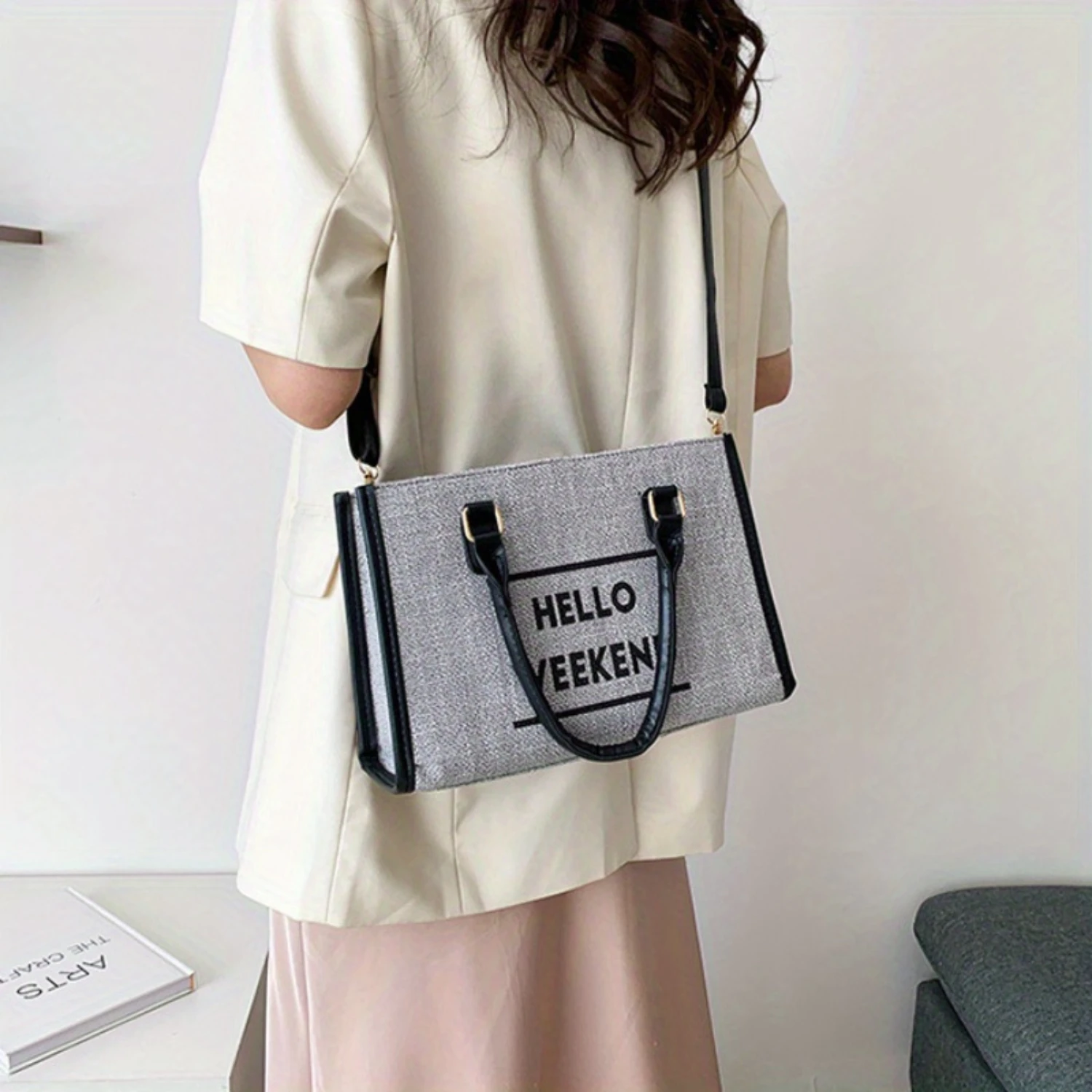 

Fashion Crossbody Bag With "Hello Weekend" Print, Vintage Simple Style, Lightweight Casual Handbag