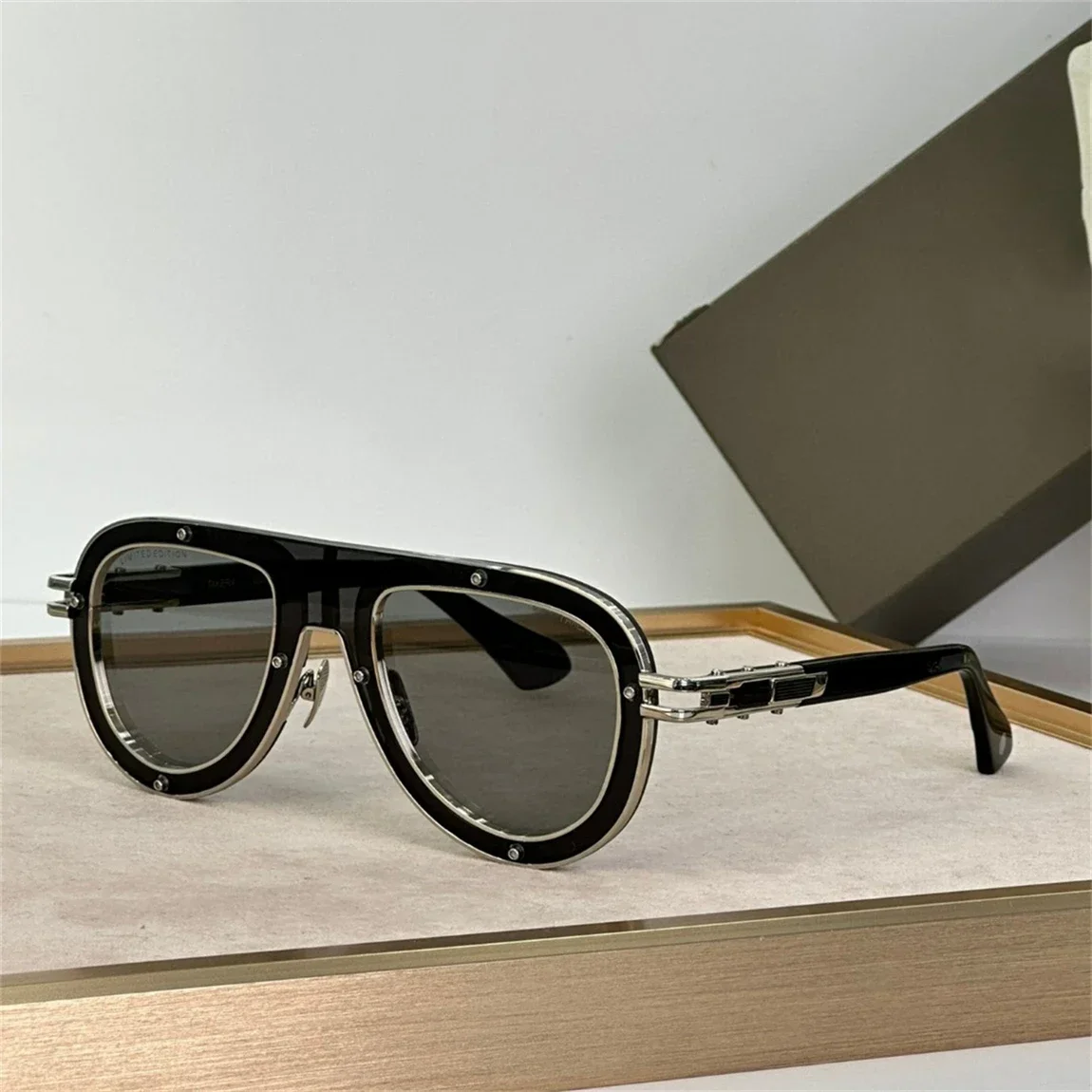 

DT Top Quality Luxury Mens And Womens Sunglasses TAKERA DTS699 Titanium Designer Eyeglasses UV400