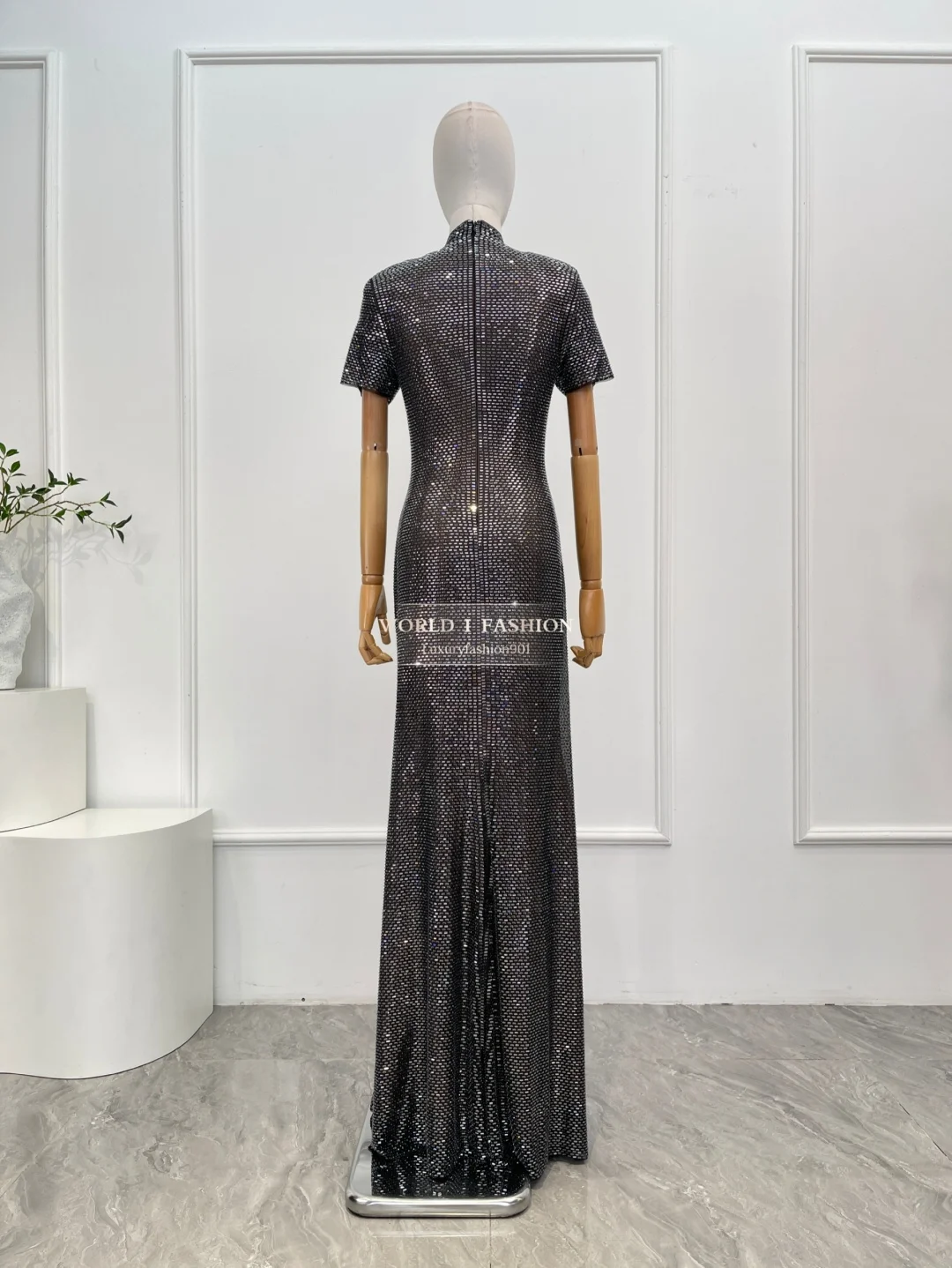 2025 Nuovo abito lungo a maniche corte da donna a sirena con strass da festa di alta qualità