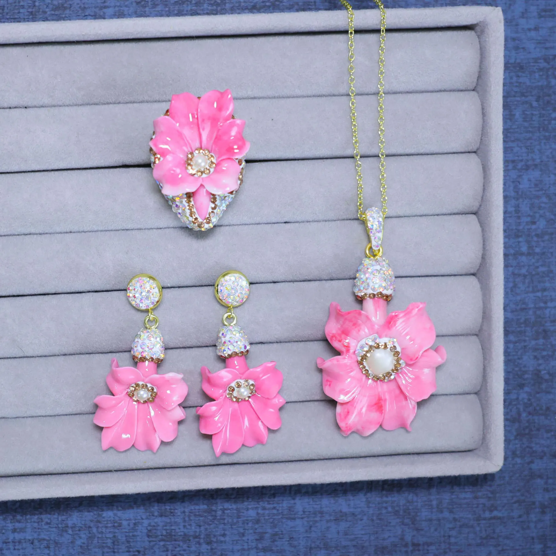 nueva-joyeria-francesa-vintage-de-tres-piezas-con-incrustaciones-de-perlas-estilo-veraniego