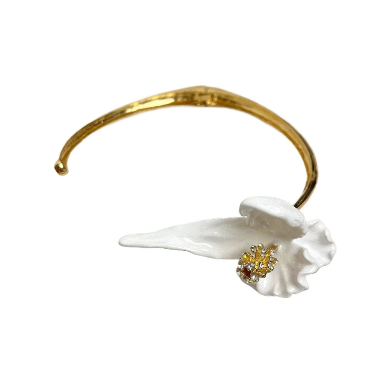 

Европейское и американское ретро-металлическое эмалированное ожерелье с цветком и открытым воротником, ожерелье для тяжелой промышленности