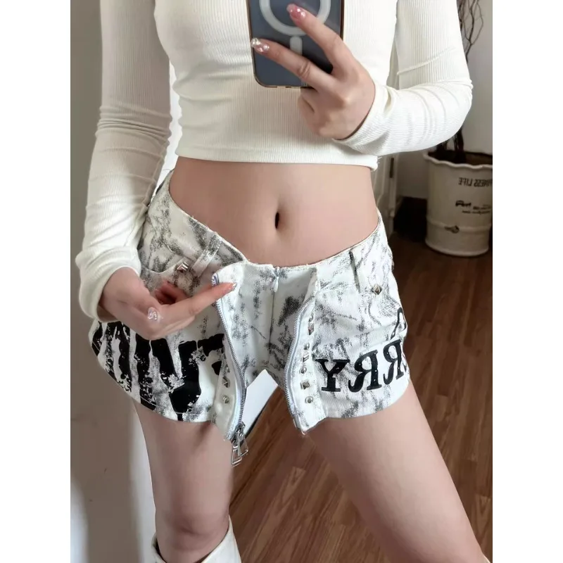 

Hot Girl Graffiti Sequin Patchwork Denim Shorts for Women Summer Low-Waist Sexy Slimming Outerwear Body-Concentrated Hot Pants