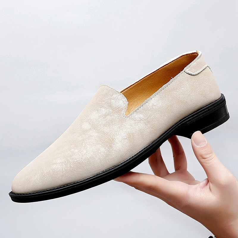 

Large 48 Pointed Men's Loafers Lightweight Comfortable for Business Leisure Suitable for Young Hairstylists