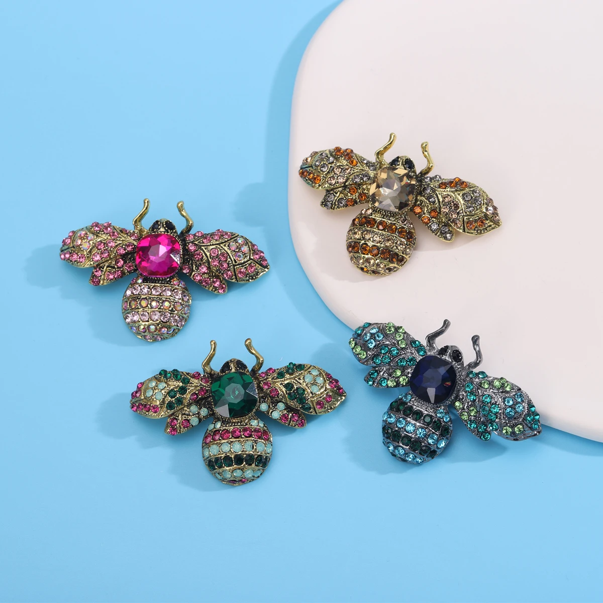 Rhinestone Bee Brooches for Women Unisex Glass Insect Pins Banquet Party Backpack Gifts Jewelry Accessories