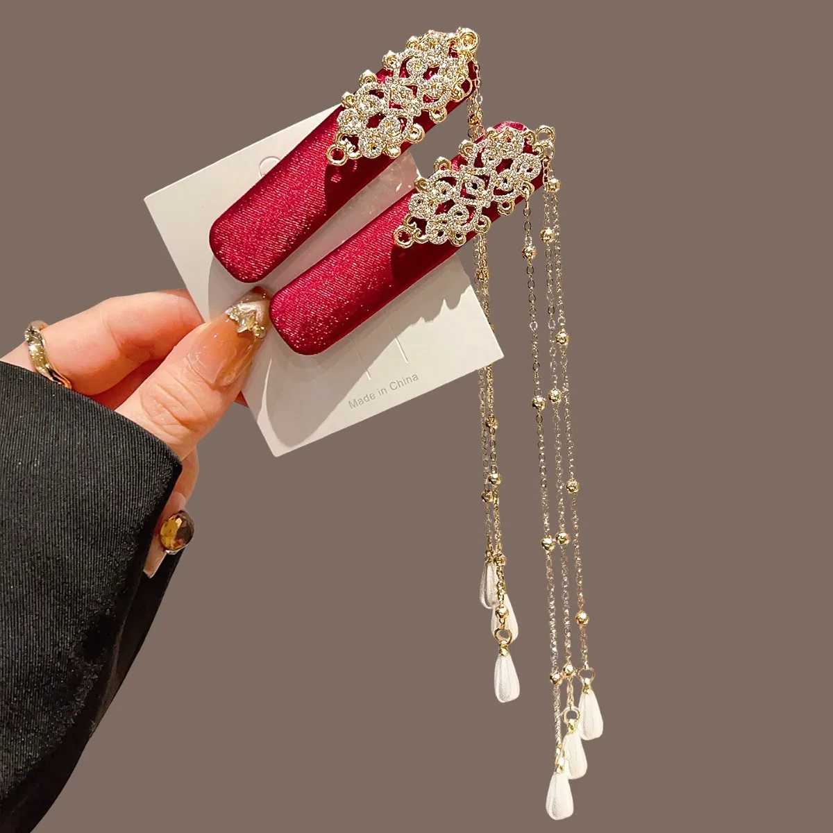 

Elegant Red Velvet Pearl Hair Clip Half Updo New Chinese Style Hairpins for Women Wedding Festive Occasions Hair Accessories
