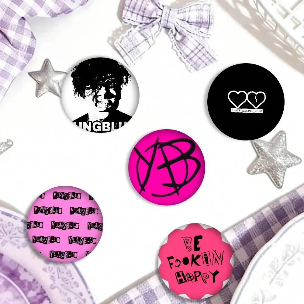 Singer Anime Hot Y-Yungblud Themen Kreative Weiche Anstecknadeln aus Weißblech mit Tiermotiven Brosche Reversnadel Rucksack-Abzeichen Accessoires Pin