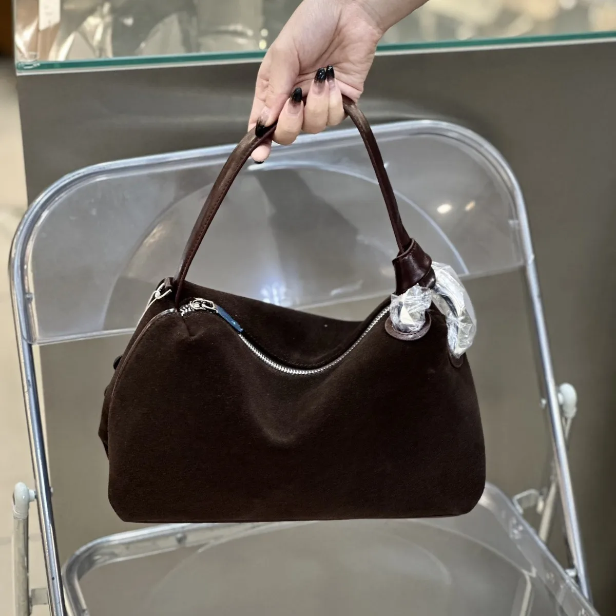 

Винтажная женская сумка-подушка из натуральной замши в европейском стиле, 2025 г., матовая кожаная сумка из нубука, высококачественные женские седельные сумки под мышками