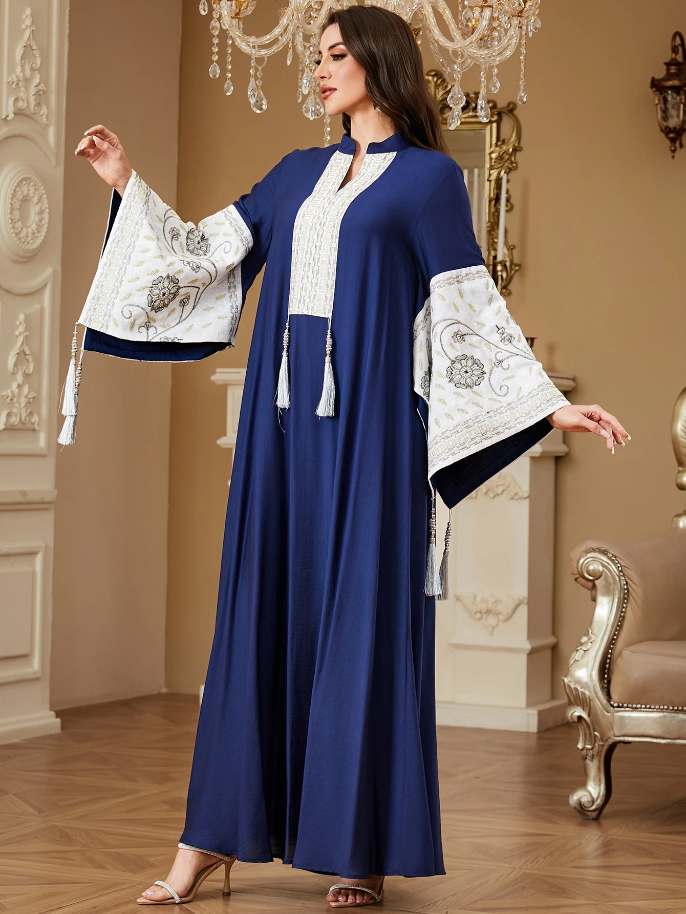 

Faionable Loose Embroidered Robe Dr with Tassel Long Sve A-Line Gown for Date And Daily Wear New Arrival 2026 Spring