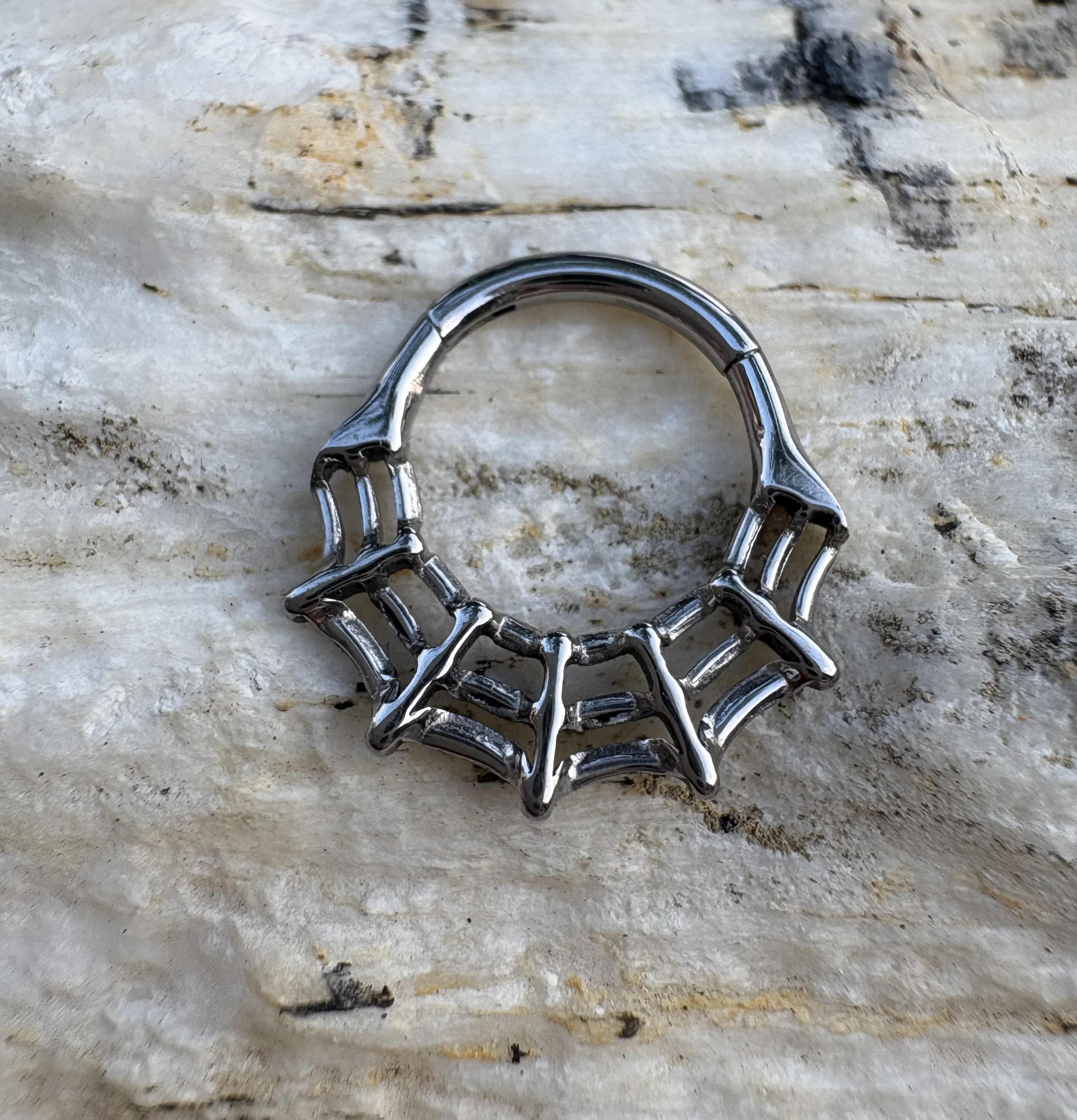 16 جرام زرع الصف التيتانيوم ASTM F136 موضوع داخلي العنكبوت الجمجمة ويب اليقطين الأذن Labret الغضروف Daith الشفاه ترصيع مجوهرات للجسم