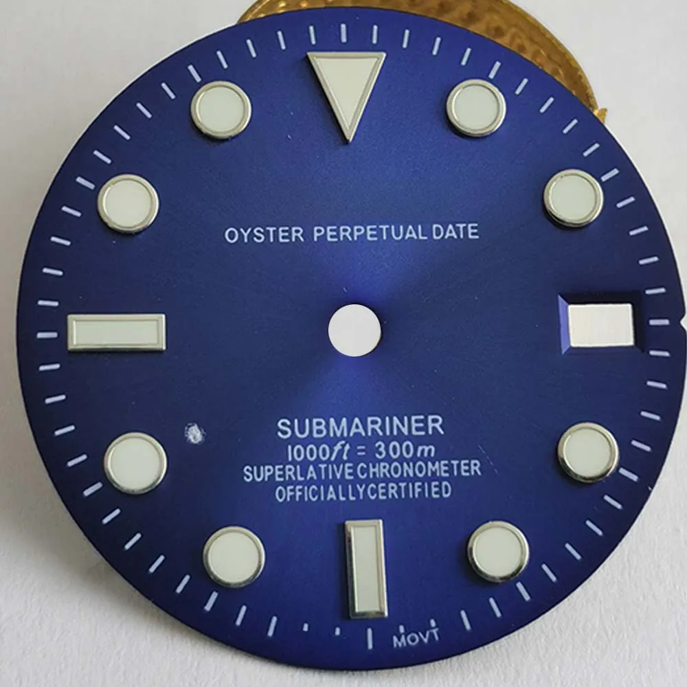 The new SUB sunray modified S dial has round studs 28.5mm green luminous NH35 NH36