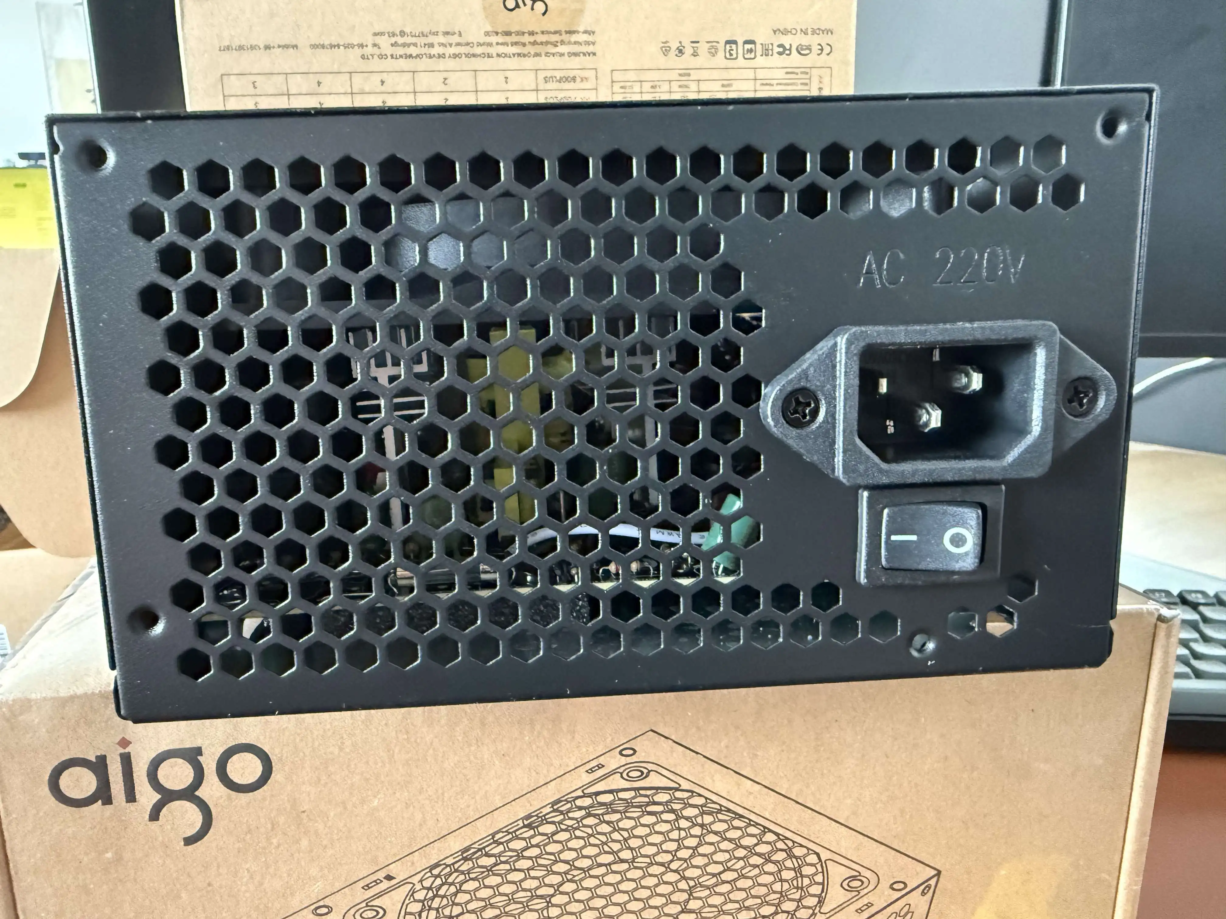 Aigo AK 600 واط وحدة امدادات الطاقة PSU الأسود الألعاب هادئة 120 مللي متر RGB مروحة 24pin 12 فولت ATX سطح المكتب الكمبيوتر امدادات الطاقة ل BTC