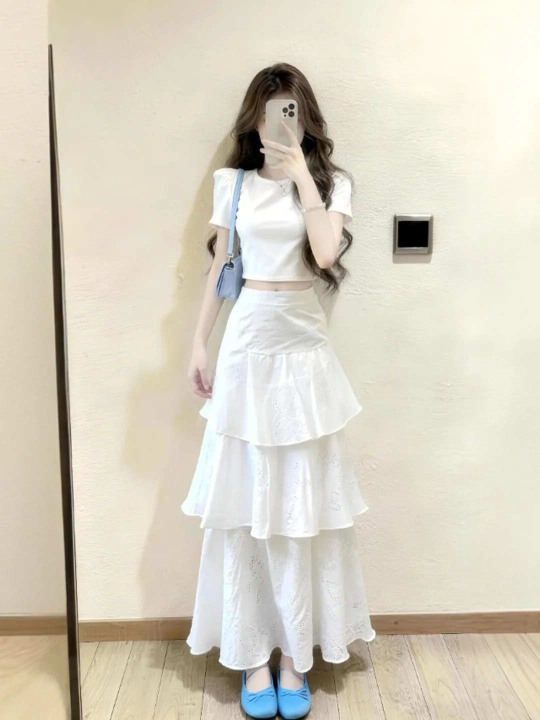 

Elegant Two-Piece Set Top And Half Skirt Soft Style Age-Defying Complete Outfit OOTD Summer 2026 Women's Fashion Ensemble