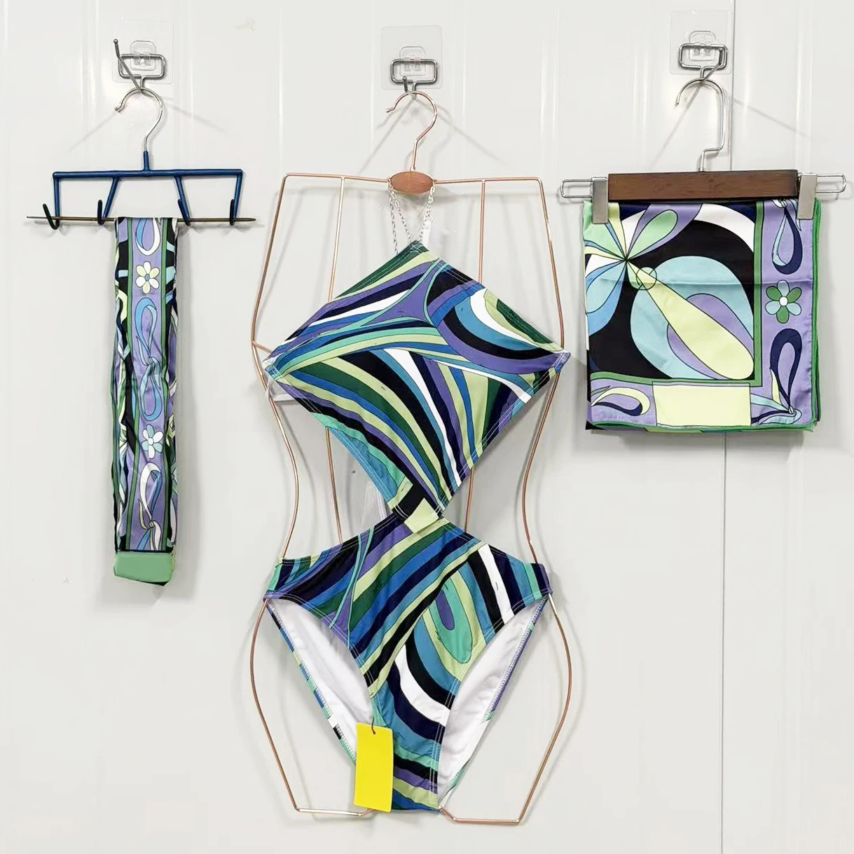 

Classic Women's Green Ribbon Scarf Backless Swimsuits with Letter Signature Logo Luxury Design Women's One-Piece Swimsuits