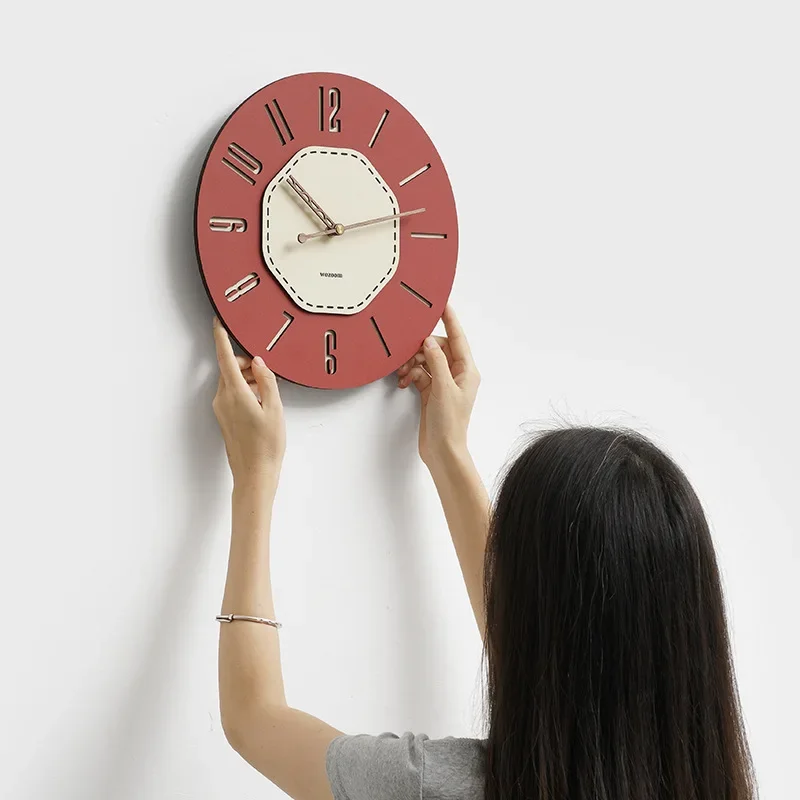 No punching light luxury retro wall clock living room 2026 new clock home art wall clock
