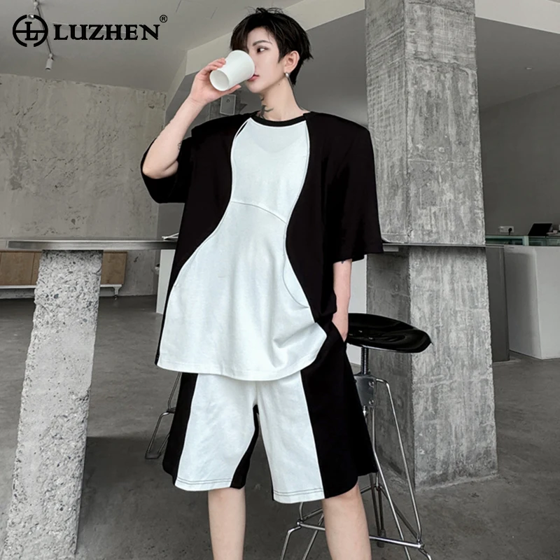 

LUZHEN Personality Trendy Color Contrast Design Short Sleeved T Shirts Two-piece Sets Stylish Street Men Straight Shorts LZ3232