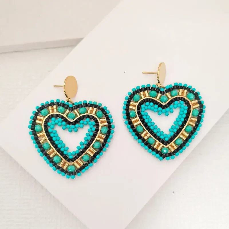 المرأة البوهيمي الأخضر القلب أقراط مع حبات الأرز الجوف خارج كريستال اليد الحياكة سبيكة بسيطة مجوهرات الأزياء تنوعا