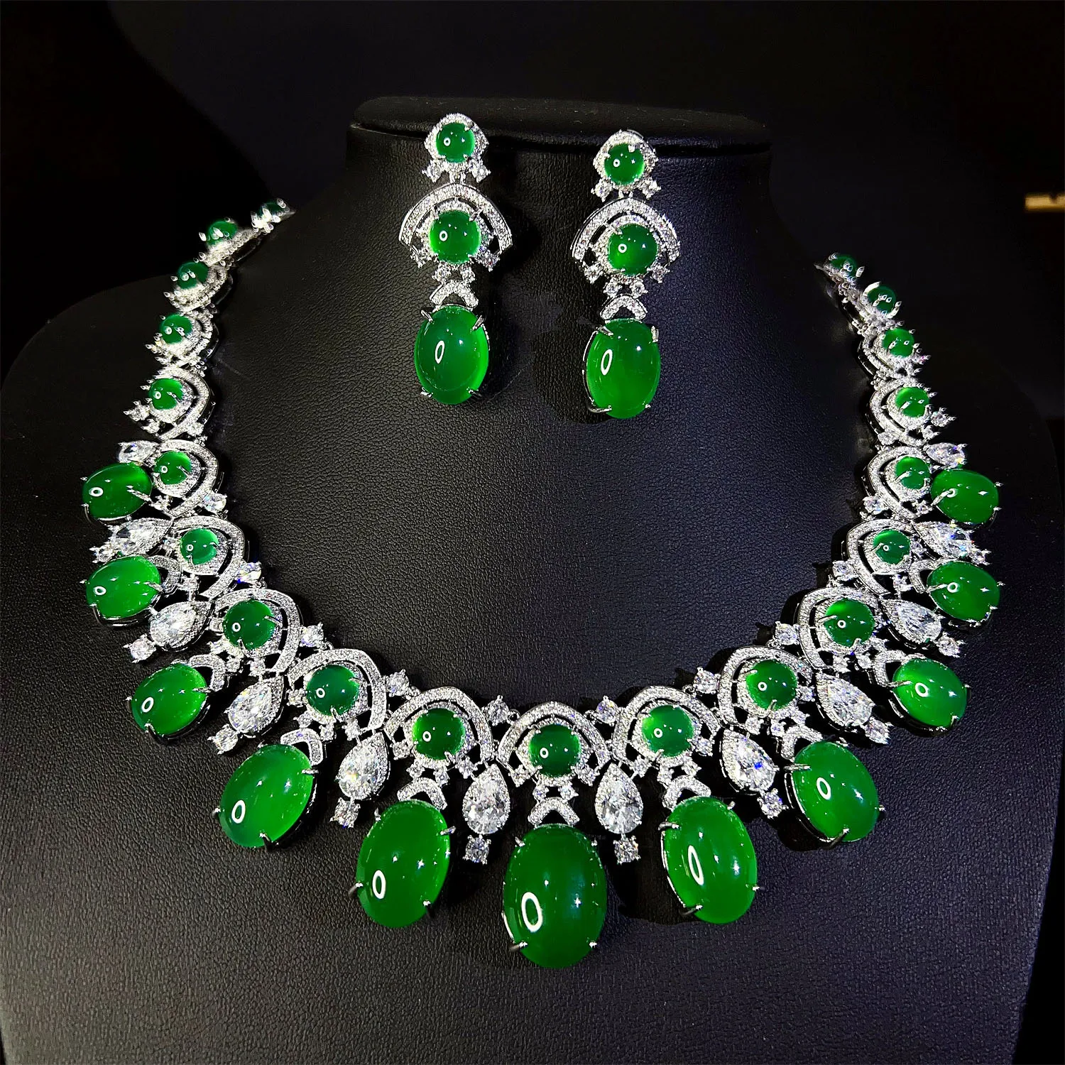 New Sparkling Green Teardrops Agate Premium Whitening Ladies Jewellery Necklace Earrings Set Wedding Banquet Party Hosting