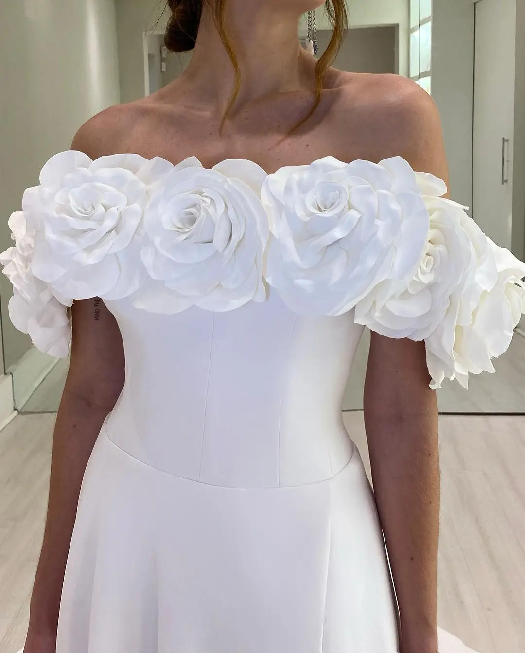 Vestido de novia de satén con escote rosa blanco elegante personalizado con pierna dividida y hombros descubiertos vestido de novia línea a para mujer 2024