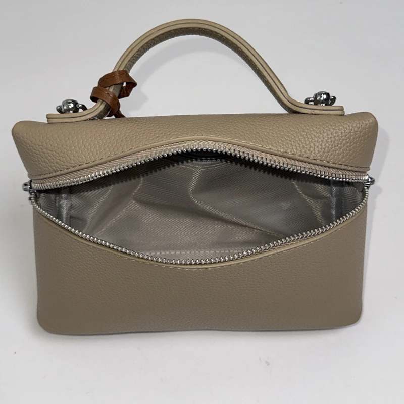 Luxuriöse Handtasche aus Kunstleder mit Kieselstein-Optik für Damen, Umhängetasche mit Henkel und Pferdeanhänger, Retro-Reise-Kosmetiktasche, Schultertasche – Detail 10