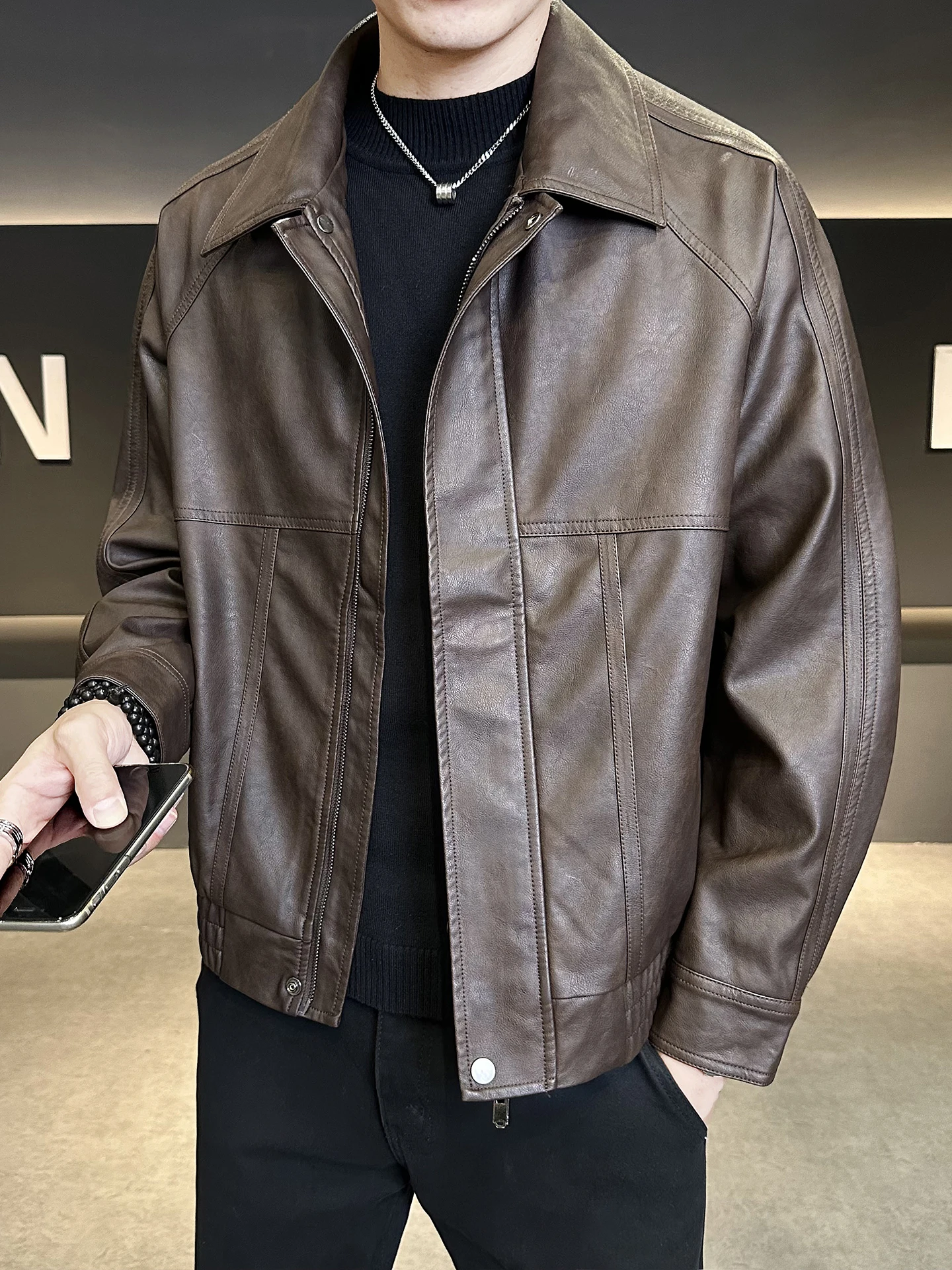 

Casual Pure Color Men's Leather Jaet Sli Youthful Sle Long Sve Zipper Closure ort Coat for Autumn Season