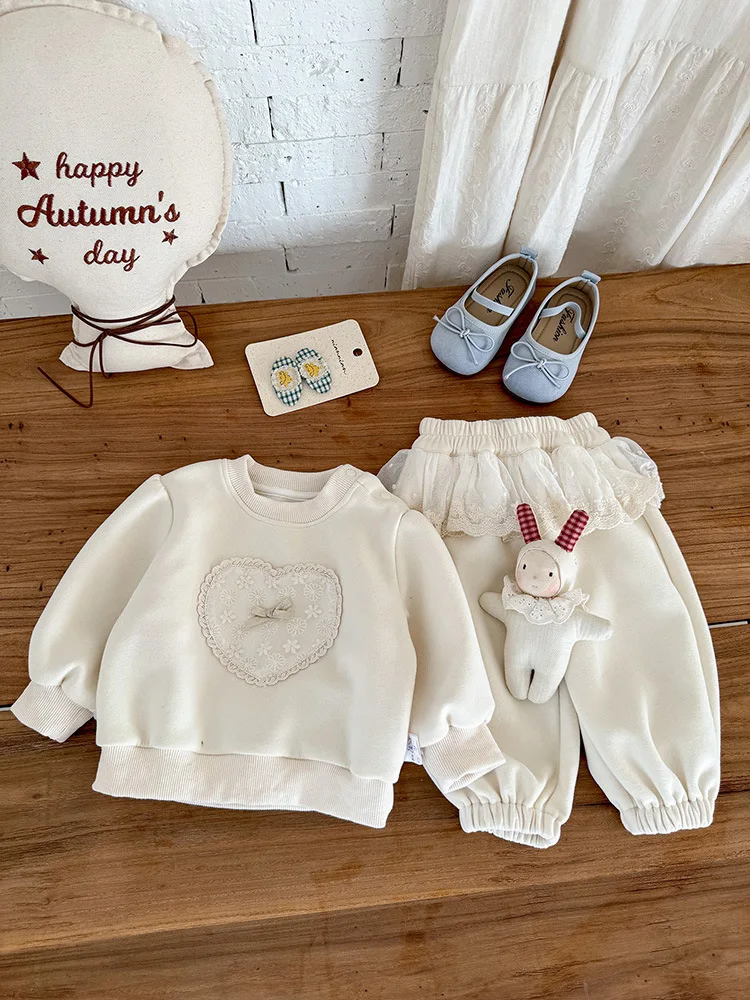 

Baby Clothing Set2025Autumn Infant Baby Sweatshirt Single Layer Two-Piece Girl Heart Outing Outfit aClass