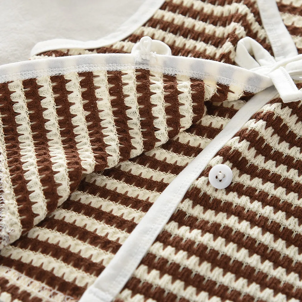 Khaki Sommerkleidung für Mädchen, modisch, gestreift, bedruckt, für Kinder, lässiger Heimanzug, Fliege, ärmelloses Oberteil + Hose, Kinder-Sets – Detail 5
