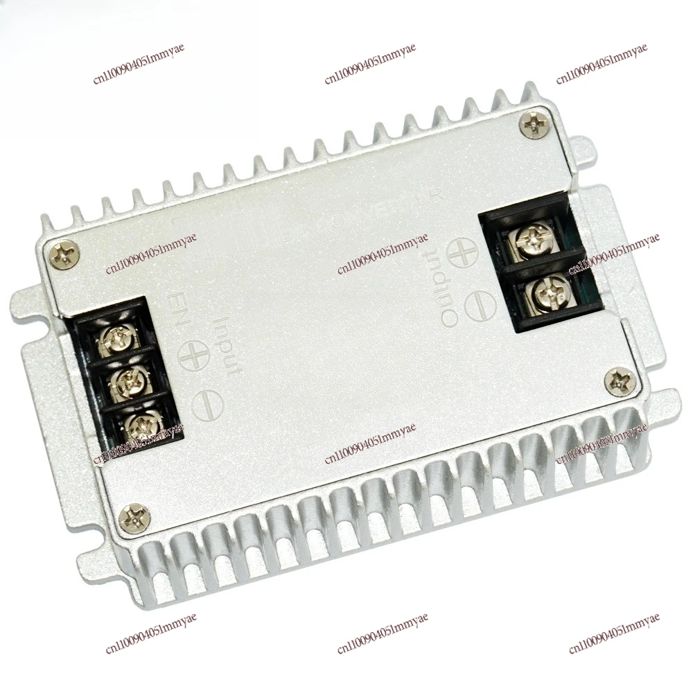 Ultra-thin 120W High-performance Vehicle Voltage Regulator 8-36V To 12V 10A Automatic Step-up and Step-down Power Converter