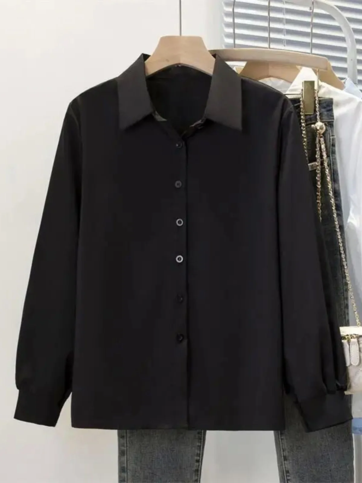 카라가 있는 루즈핏 긴팔 셔츠, 스트릿 스타일, 솔리드 컬러, 버튼업, 여성 패션 가을 컬렉션, 편안한 폴리에스터 소재