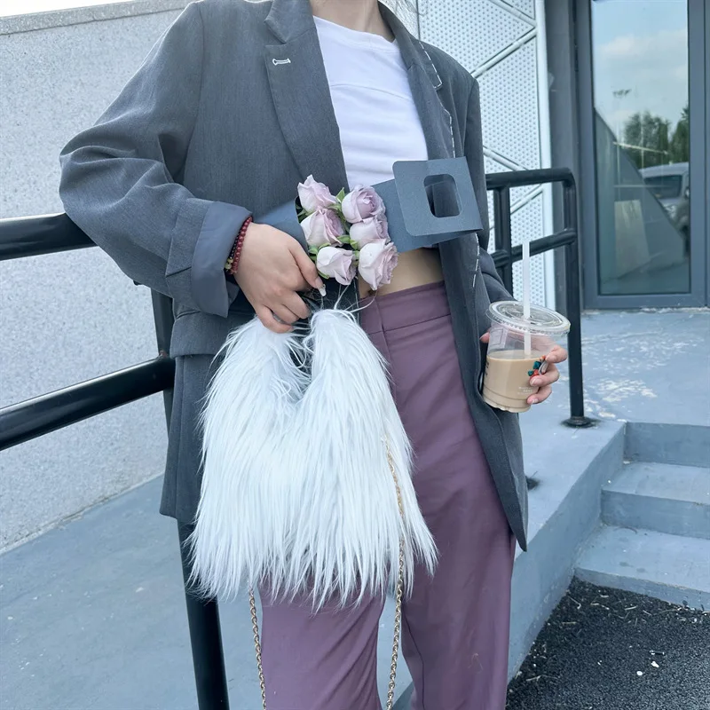 Bolsa fofa de pelúcia fofa para mulheres, cor doce, longa, luxo, designer, ombro, tiracolo, quente, macio