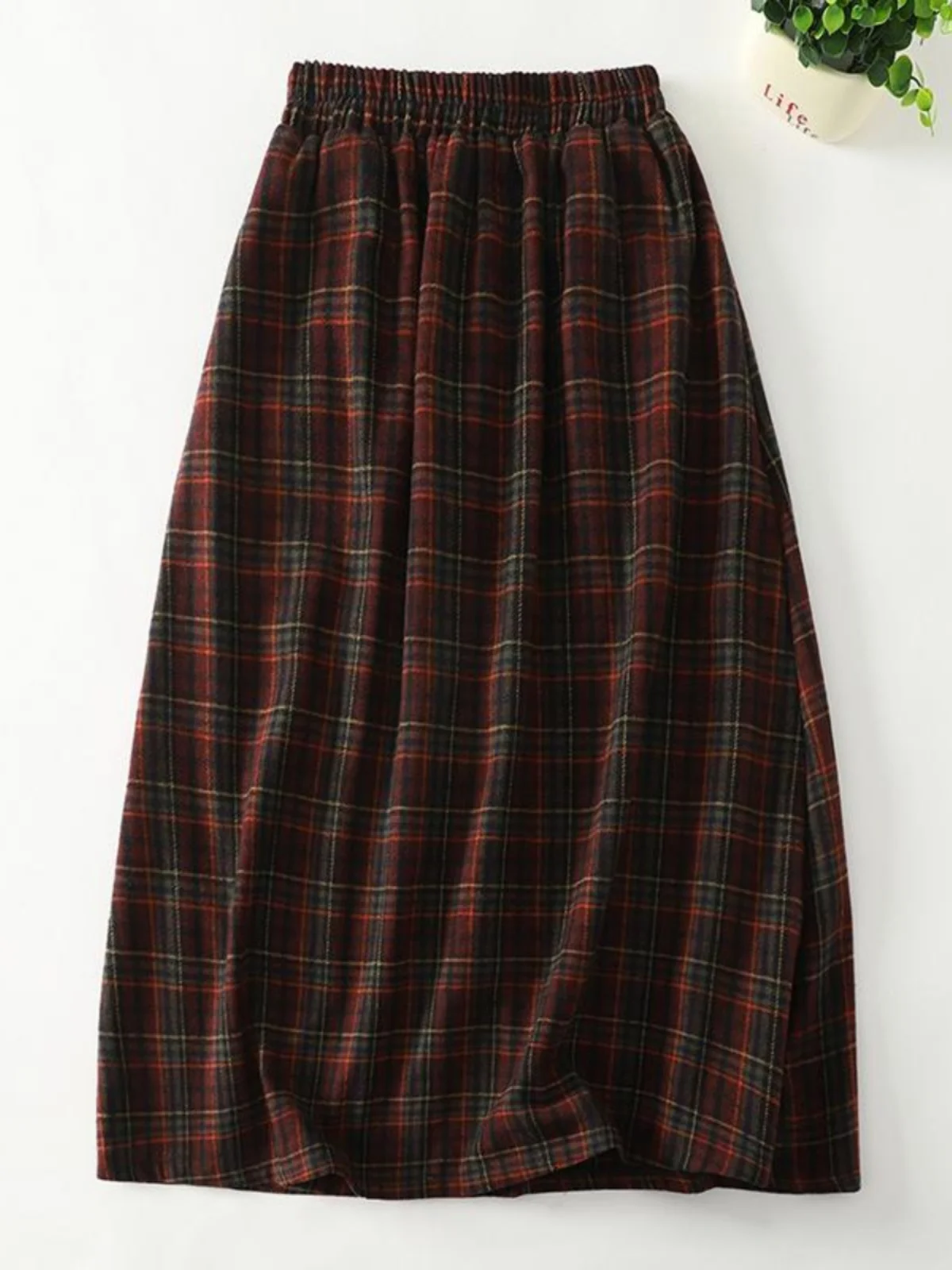 

High Waist A-Line Skirt for plus Size Women in Tweed Plaid Material Slimming Large Swing Commuter Style Spring Fashion