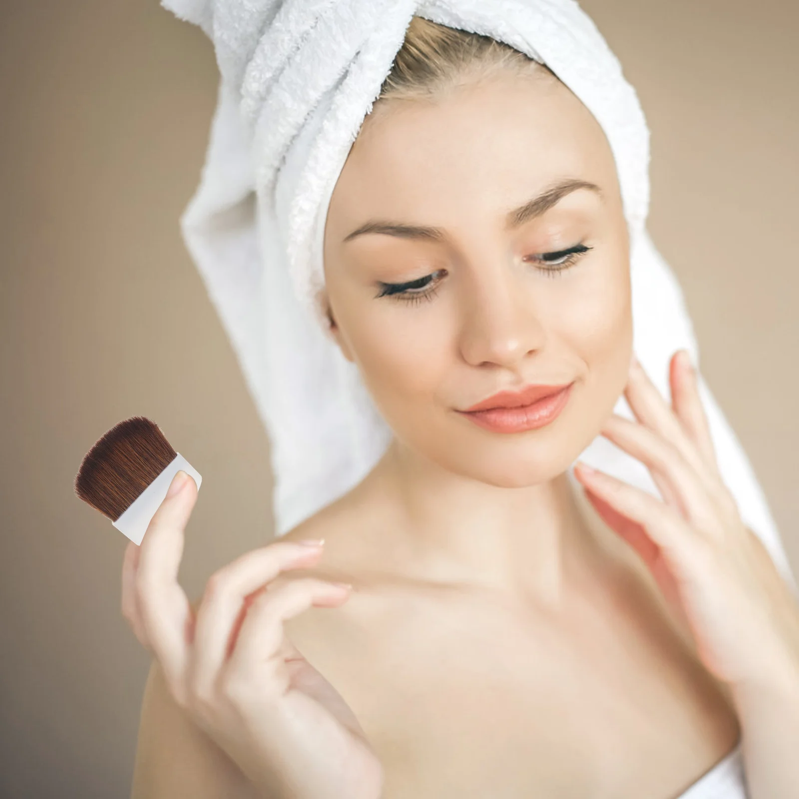 2 قطعة فرشاة أحمر الخدود الصغيرة تصميم رائع صغير ليس من السهل أن تسقط فرشاة ماكياج كثيفة ناعمة لأداة تطبيق مسحوق الوجه #1