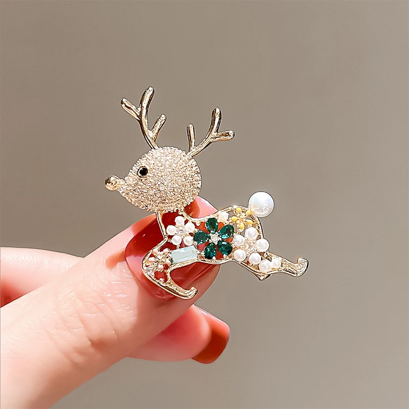 Broche bonito de veado feminino, broche delicado para meninas, alfinetes de animais brilhantes, corsage versátil, crachás luxuosos, acessórios de vestuário, presentes