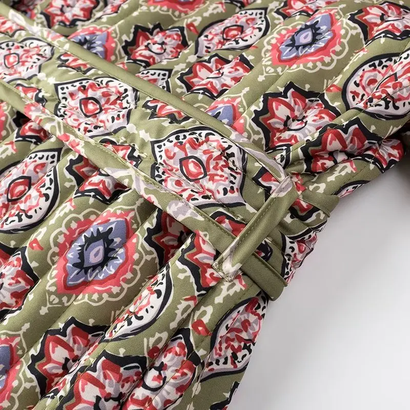 Winter Army Green Totem Print V-Ausschnitt Steppjacke Ethnische Damen Krawatte Schleife Schärpen Quilten Vollarm Mantel BOHO Midi Oberbekleidung