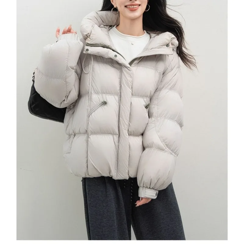 Nueva Chaqueta de algodón con capucha de invierno para mujer, Chaqueta de algodón ligera de lujo con diseño de nube, Parker grueso con capucha a la moda para mujer