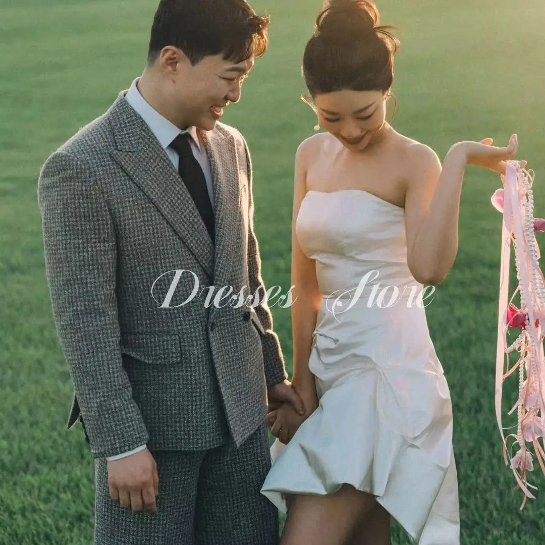 

Giyu Strapless Satin A-line Wedding Dresses Sleeveless Pleat Korea Photoshoot Corset Bridal Gowns Customized 웨딩드레스 2025