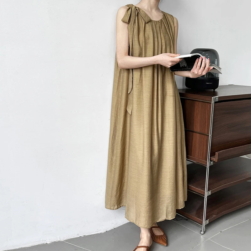 

Johnature French Pleated Sleeveless A-line Women Dresses 2025 Summer New Korean Simple Thin Tank Top Resort Maxi Dresses