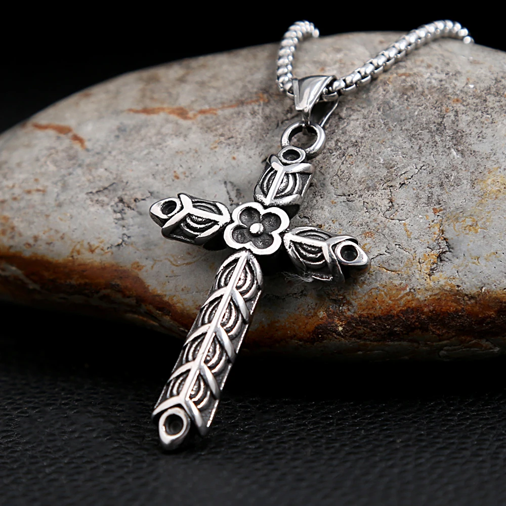 Unique Viking Flower Cross Pendant Necklace For Men Women Stainless Steel Fashion Carving Necklaces Punk Biker Amulet Jewelry