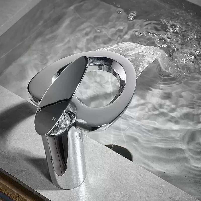 Bathroom Single Handle Basin faucet Brass Mixers Creative Hollowed Out Love Shape Waterfall Design Basin Sink Taps Basin Faucets