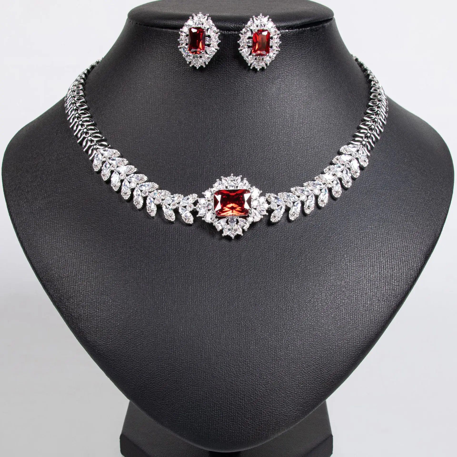 

European and American cross-border bride chain copper inlaid zircon full diamond luxury neck chain necklace set women's fashion