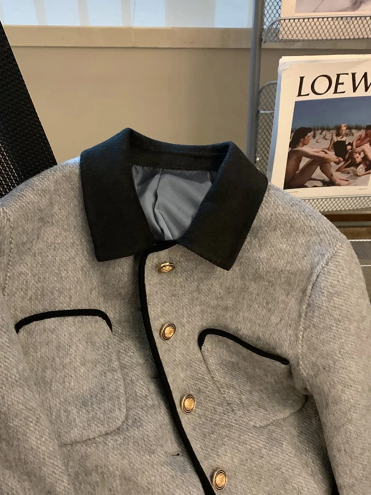 

Женская верхняя одежда для осени и зимы: уличный стиль, винтажный дизайн, высокий уровень стиля, с элементами французского шика.