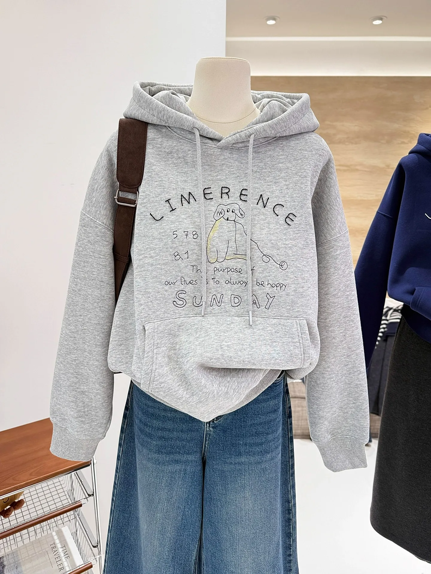 

Женская толстовка в американском ретро-стиле, утепленная флисом, с мультяшным принтом собаки, теплая верхняя одежда, с длинными рукавами, стандартный крой, полиэстер